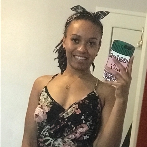 Meet your Posher, Adia - Picture 1 of 1